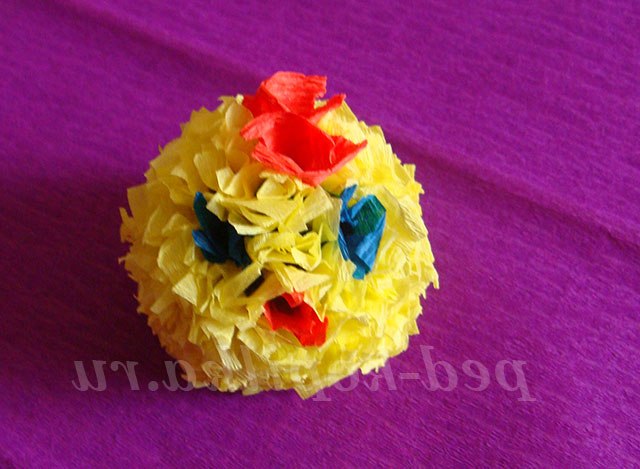 Великодній півник з гофротрубочек