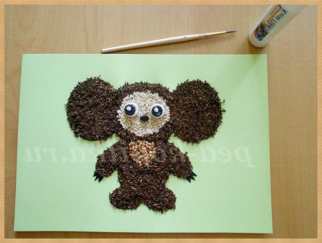 Аплікація з чаю і круп. Чебурашка