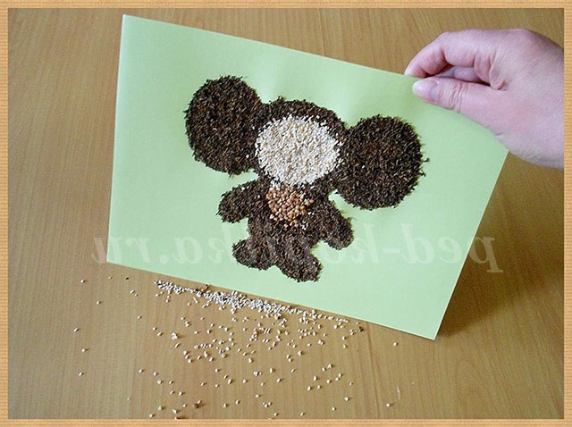 Аплікація з чаю і круп. Чебурашка