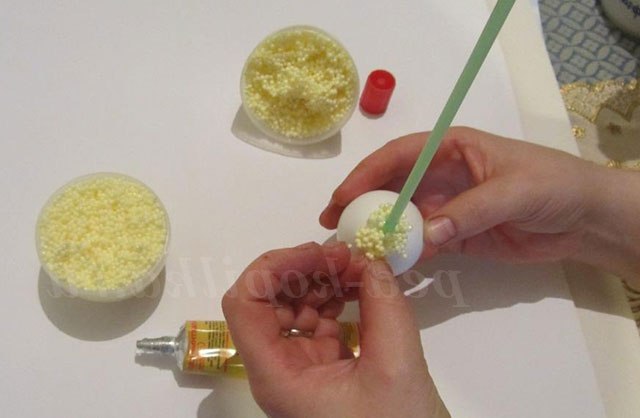 Виріб з яєць. Тюльпани