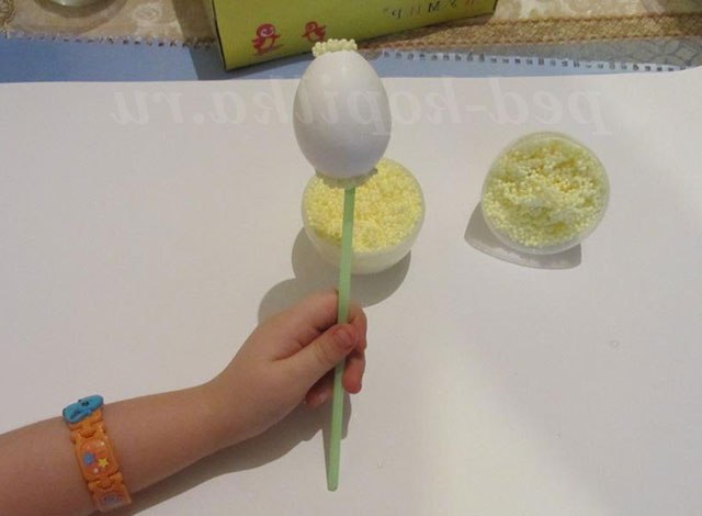 Виріб з яєць. Тюльпани