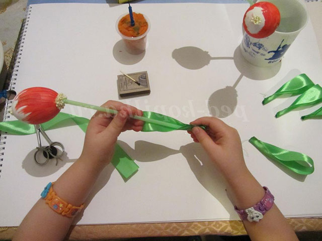 Виріб з яєць. Тюльпани