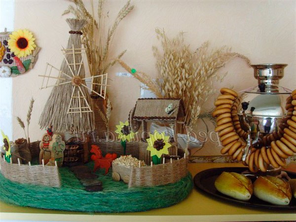 Настільна композиція  Настільна композиція