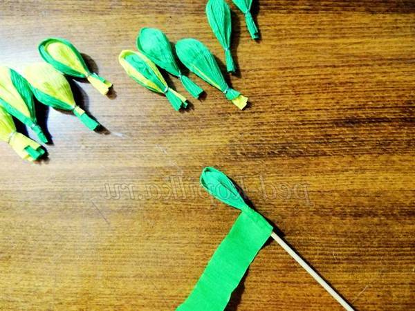 Гладіолуси з гофрованого паперу. Майстер-клас Гладіолуси з гофрованого паперу. Майстер-клас