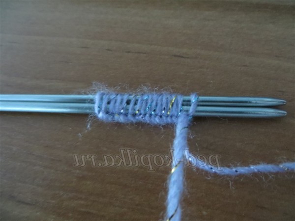 іграшки з помпонів, заєць своїми руками, кролик з помпонів своїми руками