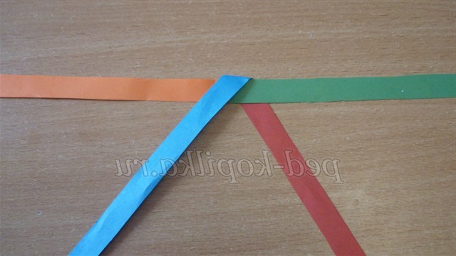 Плетіння з газетних трубочок. Майстер-клас годинник