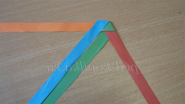 Плетіння з газетних трубочок. Майстер-клас годинник