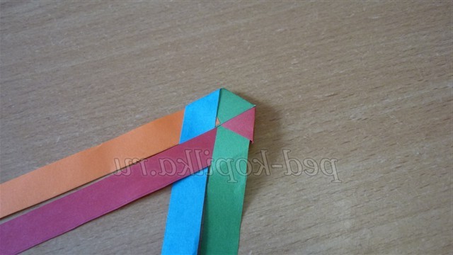 Плетіння з газетних трубочок. Майстер-клас годинник