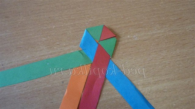 Плетіння з газетних трубочок. Майстер-клас годинник