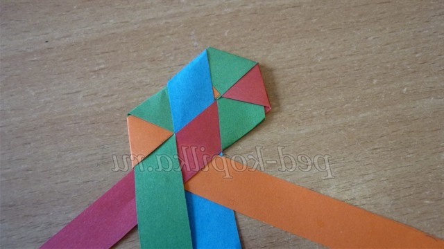 Плетіння з газетних трубочок. Майстер-клас годинник