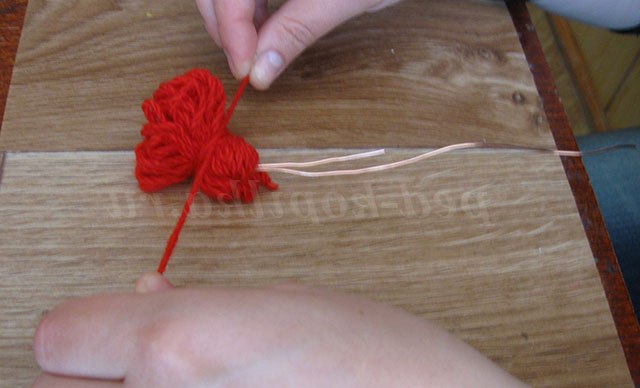 троянди з ниток своїми руками