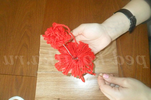 троянди з ниток своїми руками