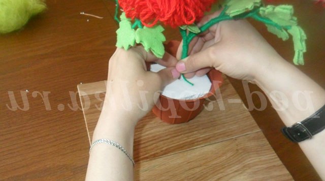 троянди з ниток своїми руками