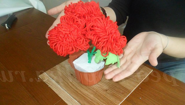 троянди з ниток своїми руками