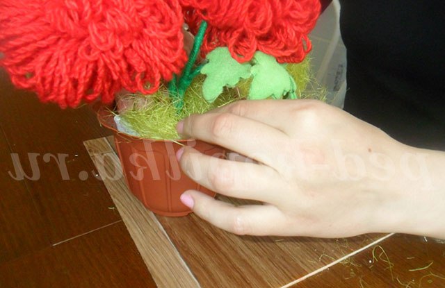 троянди з ниток своїми руками