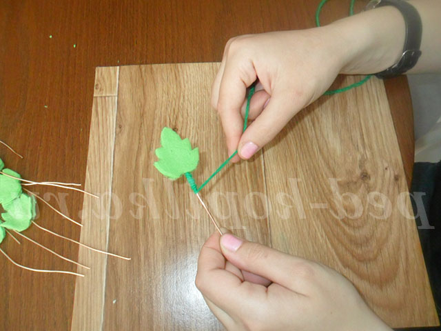 троянди з ниток своїми руками