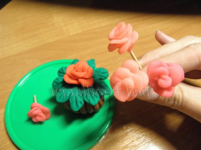 Троянди з маси для ліплення своїми руками