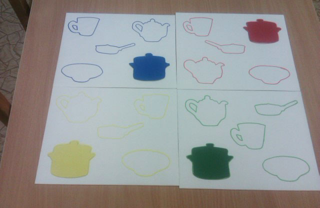 Дидактична гра для дошкільнят. Різнобарвна посуд