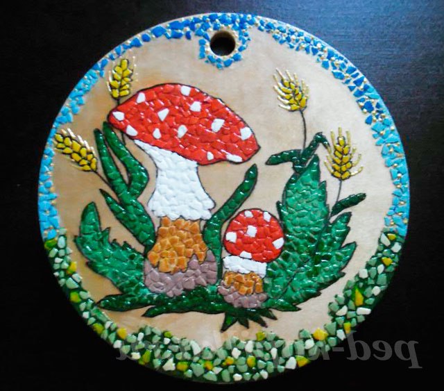 Мозаїка з яєчної шкаралупи. Мухомор