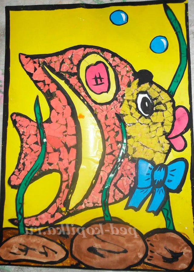 Мозаїка з яєчної шкаралупи. Рибка