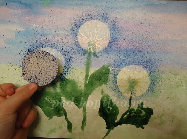 Кульбабки в техніці набризк. Майстер-клас