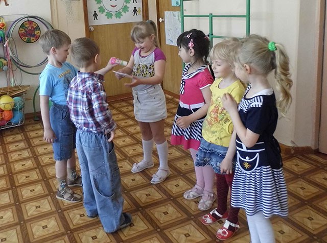 Даруємо подарунки