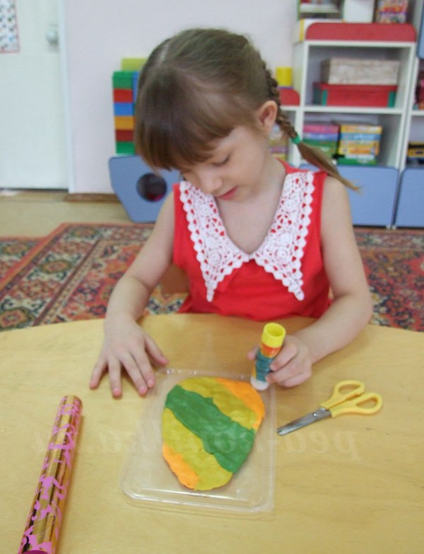 Аплікація з пластиліну. Пасхальне яйце