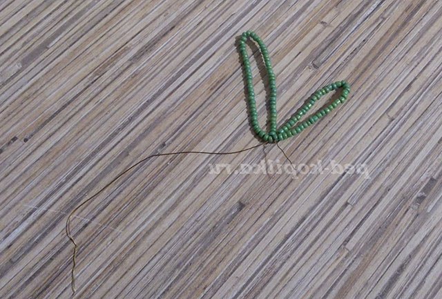 Травичка з бісеру