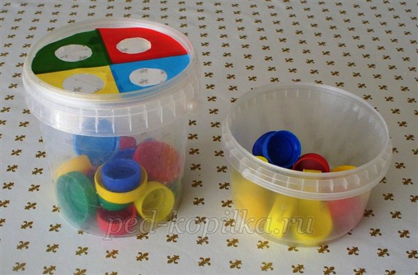 Розвиваюча гра - сортер Куди заховати кришечку? Майстер-клас з виготовлення гри Розвиваюча гра - сортер Куди заховати кришечку? Майстер-клас з виготовлення гри