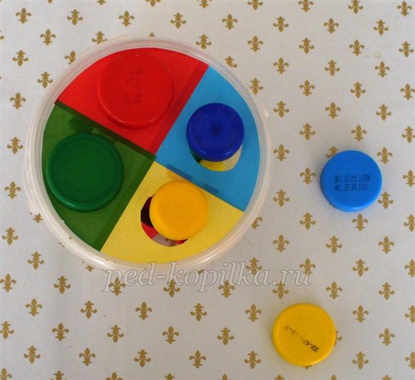 Розвиваюча гра - сортер Куди заховати кришечку? Майстер-клас з виготовлення гри Розвиваюча гра - сортер Куди заховати кришечку? Майстер-клас з виготовлення гри