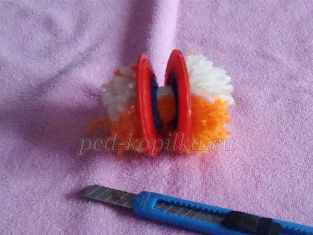 Іграшки з помпонів своїми руками. Лисичка Іграшки з помпонів своїми руками. Лисичка