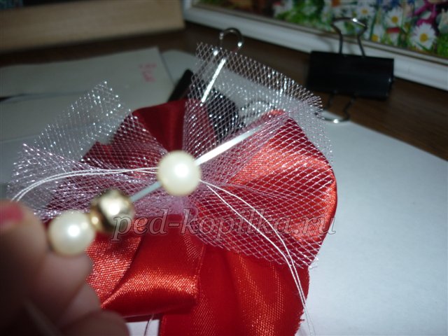 Майстер - клас Виготовлення брошки з атласних стрічок