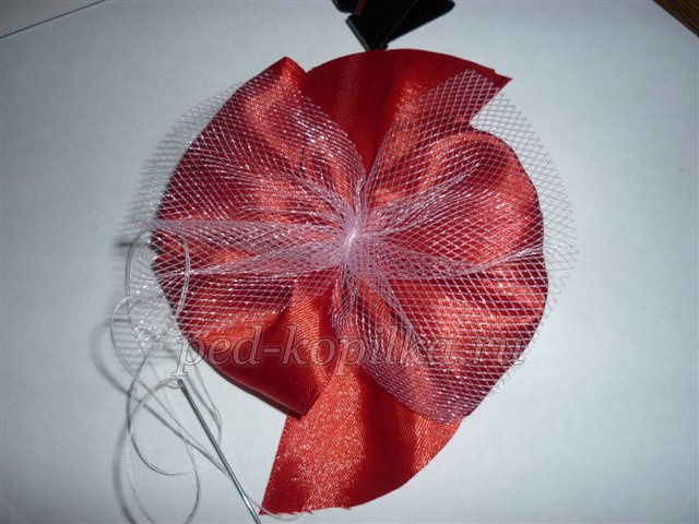 Майстер - клас Виготовлення брошки з атласних стрічок