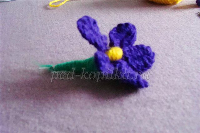 Фіалка з ниток. Майстер - клас Фіалка з ниток. Майстер - клас