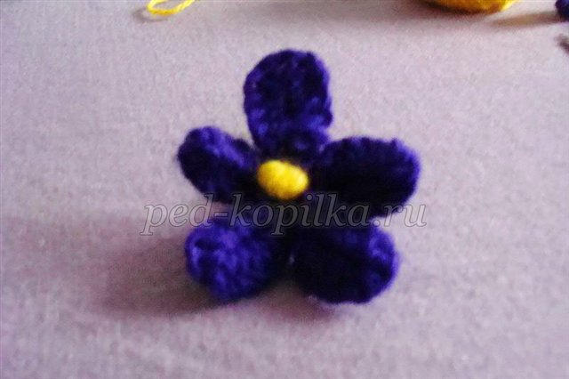 Фіалка з ниток. Майстер - клас Фіалка з ниток. Майстер - клас