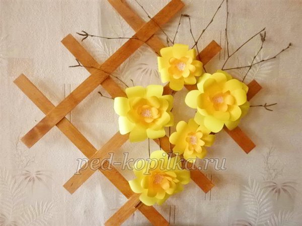 Панно з паперовими квітами. Майстер-клас Панно з паперовими квітами. Майстер-клас