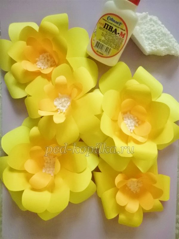 Панно з паперовими квітами. Майстер-клас Панно з паперовими квітами. Майстер-клас