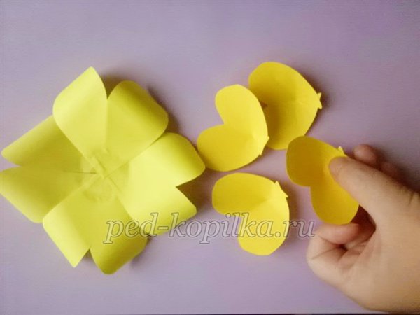 Панно з паперовими квітами. Майстер-клас Панно з паперовими квітами. Майстер-клас