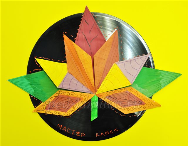 Виріб з паперу Кленові листки