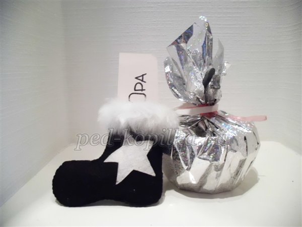 Чобітків і рукавиця для мініатюрних подарунків