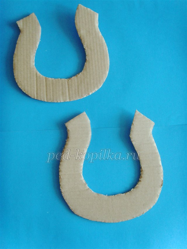 Новорічний амулет - підкова з кавових зерен. Майстер-клас Новорічний амулет - підкова з кавових зерен. Майстер-клас