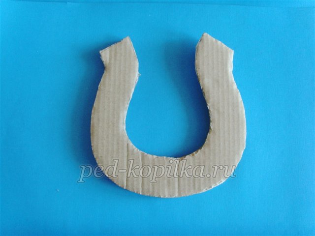 Новорічний амулет - підкова з кавових зерен. Майстер-клас Новорічний амулет - підкова з кавових зерен. Майстер-клас