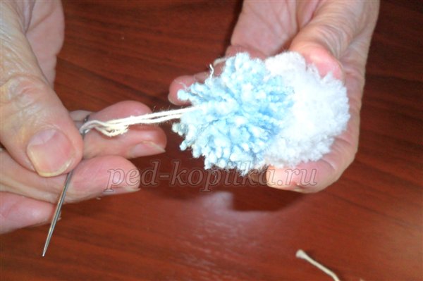 Майстер-клас Казковий сніговик з помпонів Майстер-клас Казковий сніговик з помпонів