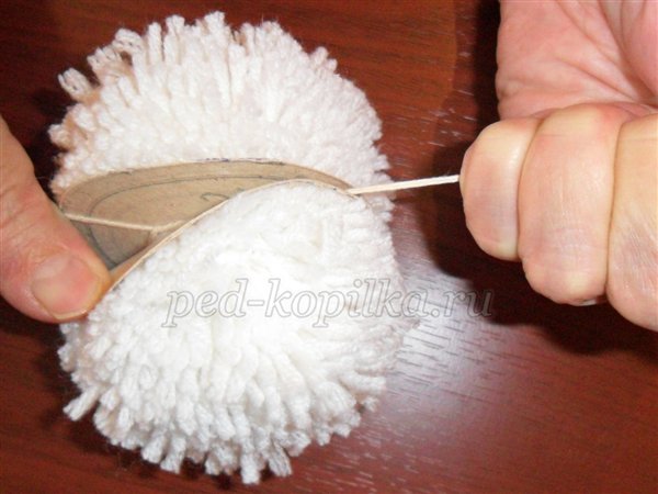 Майстер-клас Казковий сніговик з помпонів Майстер-клас Казковий сніговик з помпонів