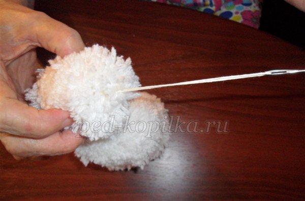 Майстер-клас Казковий сніговик з помпонів Майстер-клас Казковий сніговик з помпонів