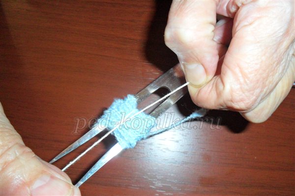 Майстер-клас Казковий сніговик з помпонів Майстер-клас Казковий сніговик з помпонів