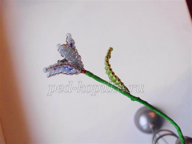 Бісероплетіння. Квіти з бісеру. Кошик пролісків Бісероплетіння. Квіти з бісеру. Кошик пролісків