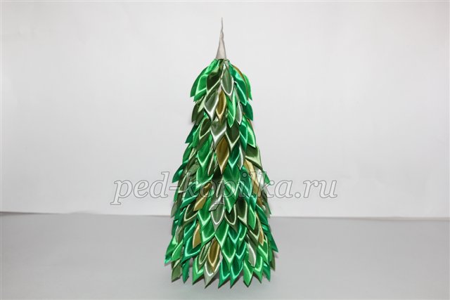 Ялинка з атласних стрічок в техніці канзаші. Майстер-клас Ялинка з атласних стрічок в техніці канзаші. Майстер-клас