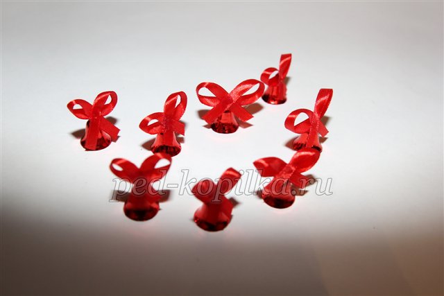 Ялинка з атласних стрічок в техніці канзаші. Майстер-клас Ялинка з атласних стрічок в техніці канзаші. Майстер-клас