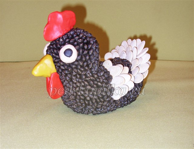 Поробка з природного матеріалу Курочка Чорнушка